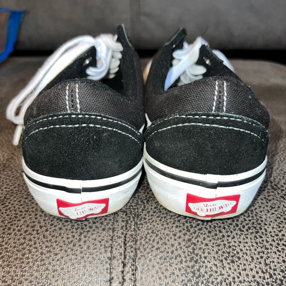 Vans - Picture 2 of 5